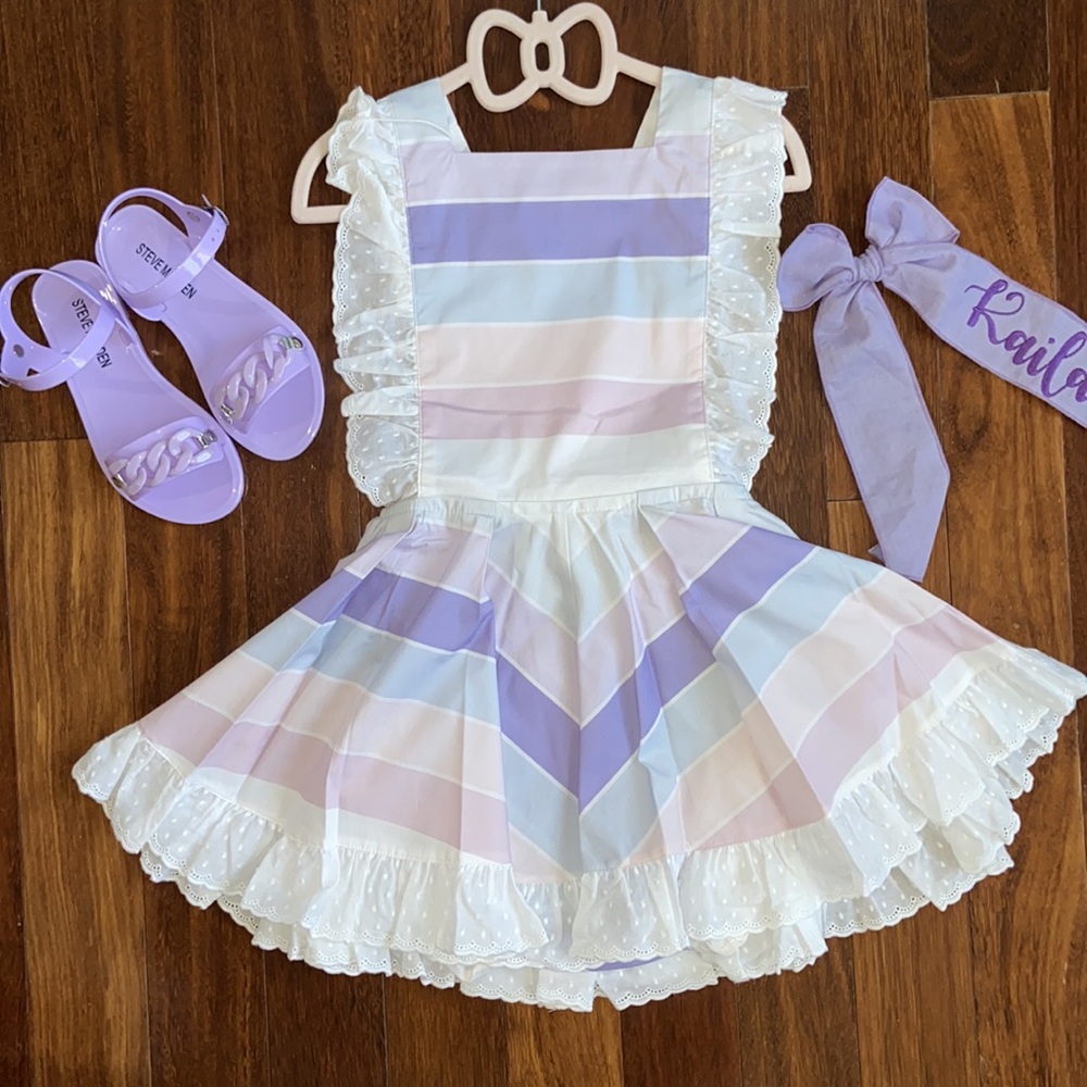 Numi 5T pinafore with attached blooms